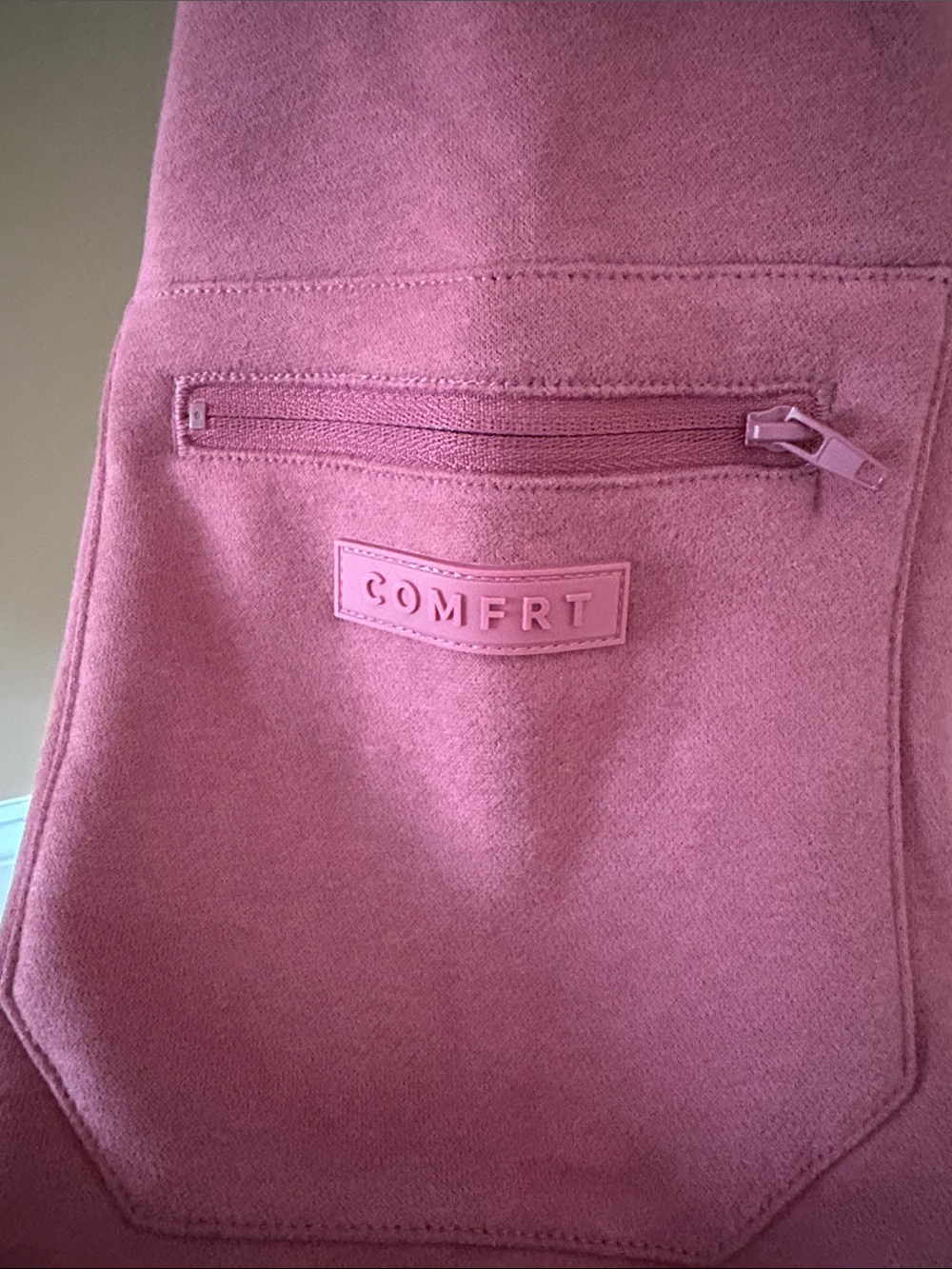 Comfrt Airplane Mode Hoodie with mask Berry color size XS Unisex - Picture 3 of 9